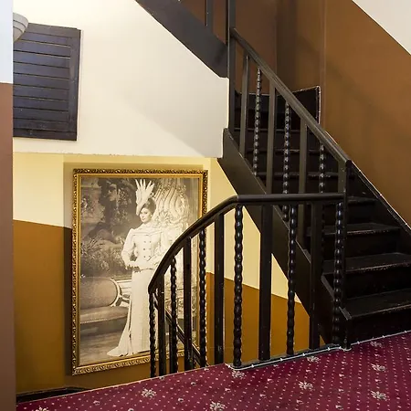 Ξενοδοχείο Film Vysoka 3*