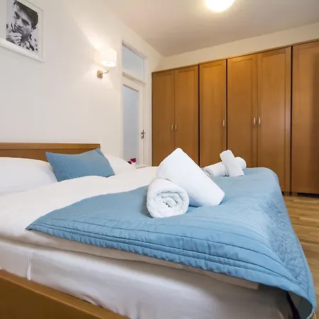 Film Vysoka Ξενοδοχείο