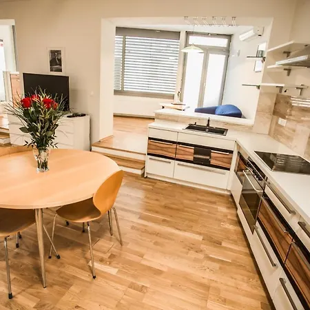 Film Vysoka Ξενοδοχείο